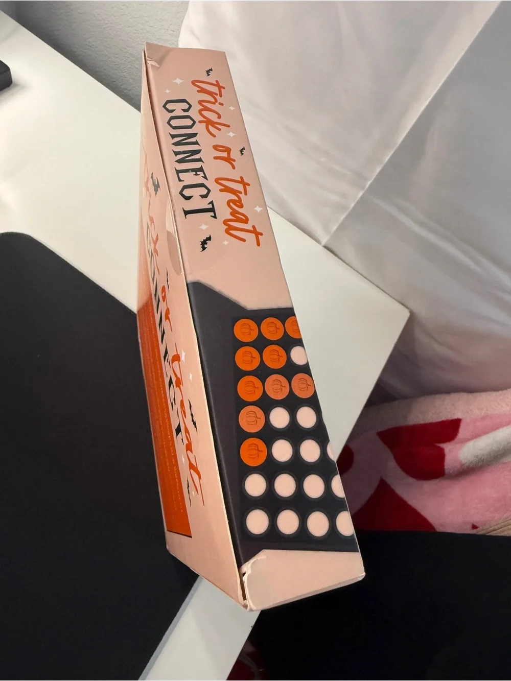 Eccolo Trick or Treat Connect 4 Halloween Board Game Pumpkin Token Spooktacular